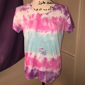 Tie dye v neck t shirt size small